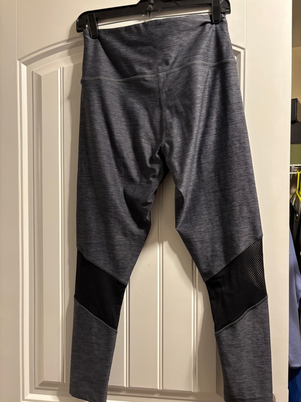 PINK Victoria's Secret Heathered Charcoal Gray Leggings - Picture 3 of 3